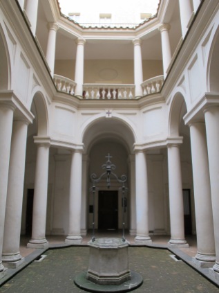 Convento di San Carlo alle Quattro Fontane, Chiostro